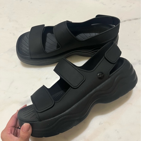 CROCS Skyline Platform Sandal - Black NWOT - Picture 4 of 6